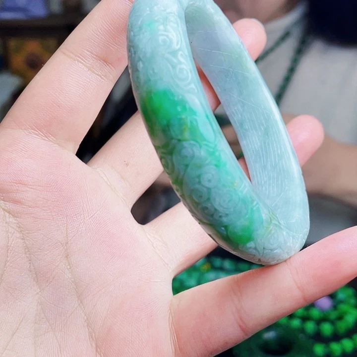 翡翠未镶嵌颈饰多样性61