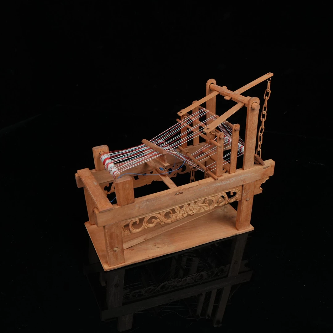 A488390年代台湾回流印度老山檀香织布机18x7.3x14.5cm
