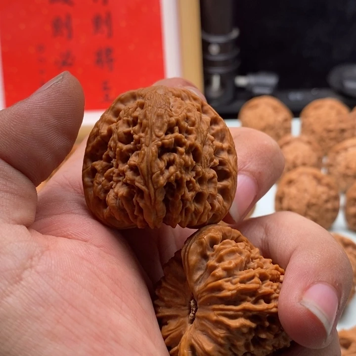 云***端文玩核桃吊坠41全品南疆石