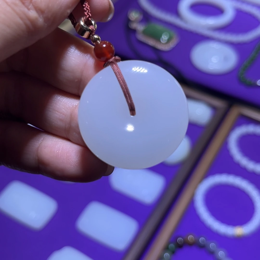 和田玉未镶嵌颈饰露***?