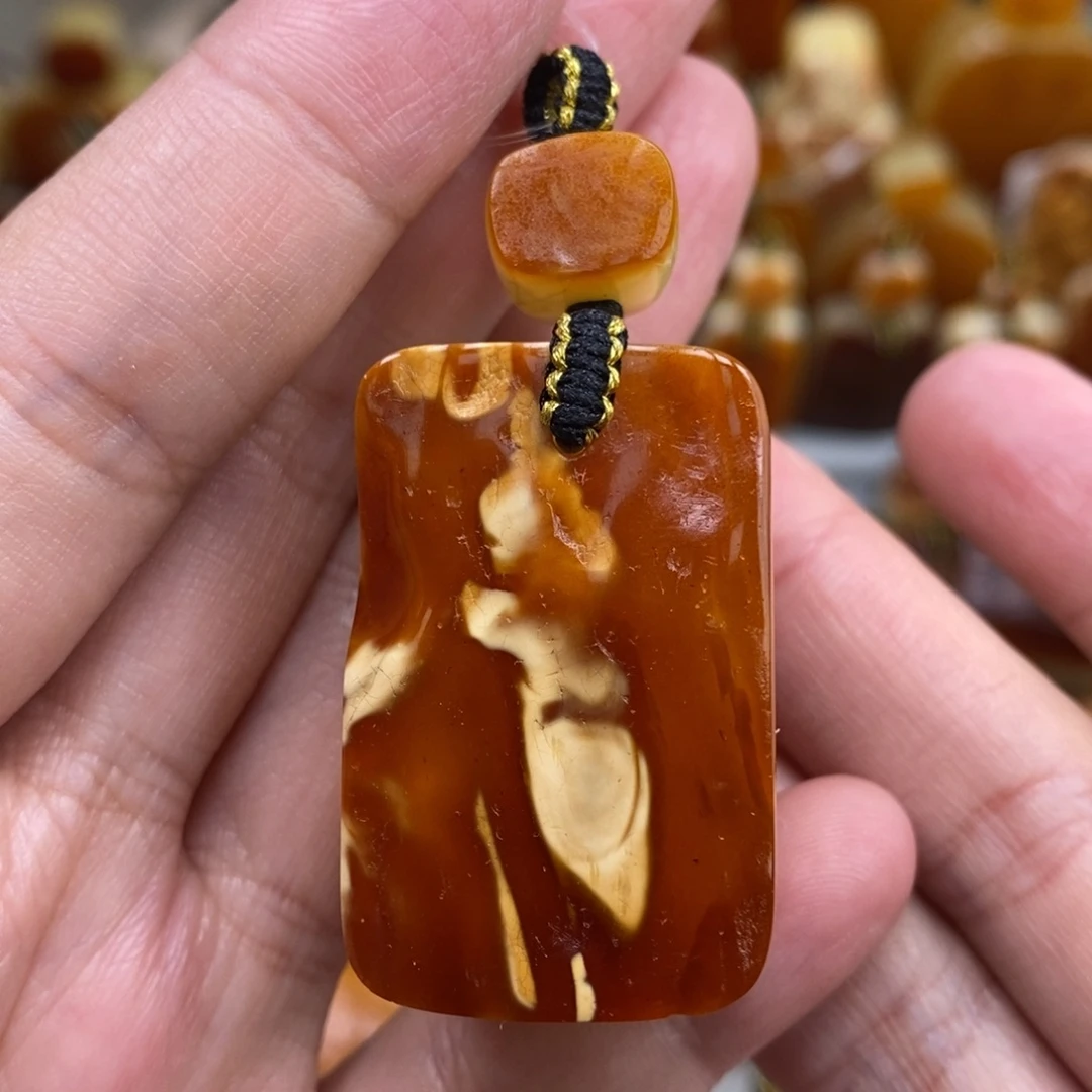 蜜蜡未镶嵌珠宝奇石