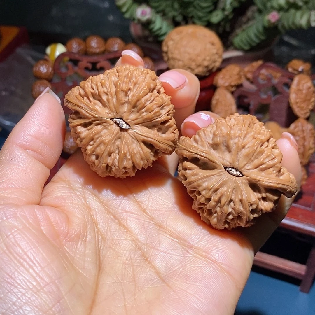 文玩核桃把件44.5南疆石