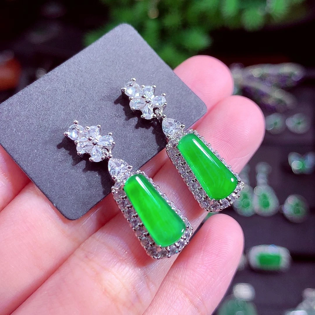 颈饰未镶嵌翡翠天然