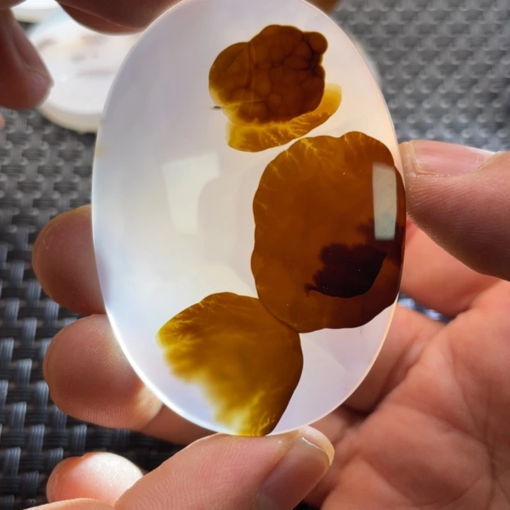 李***7玛瑙/玉髓未镶嵌颈饰