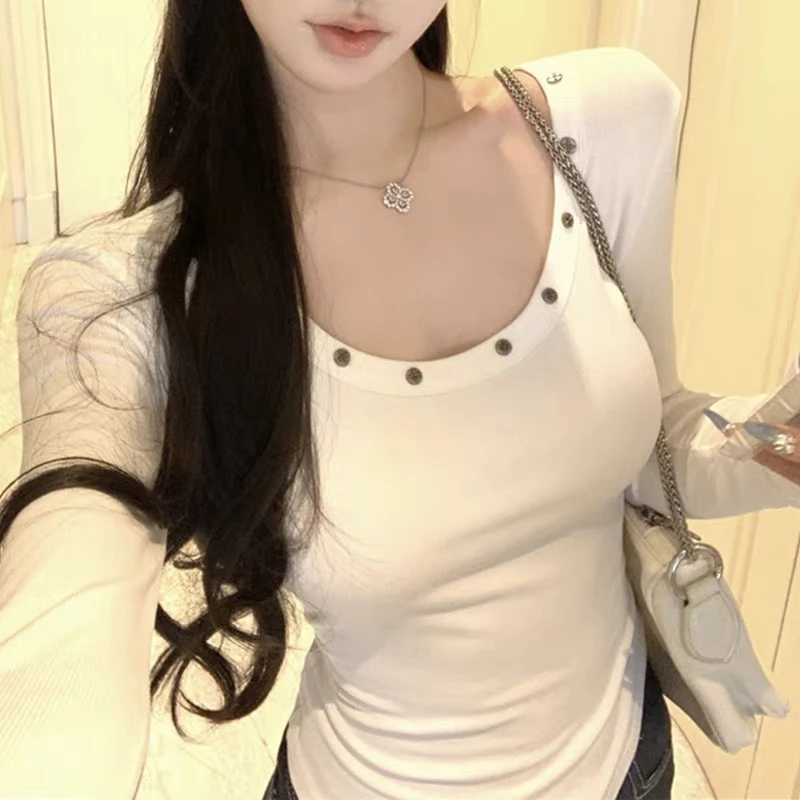 大码女装3180设计感铆钉圆领长袖T恤气质修身显瘦打底衫