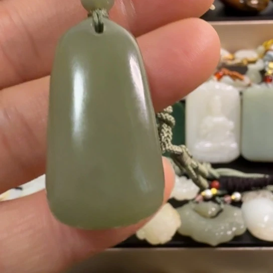 和田玉（糖玉）未镶嵌颈饰