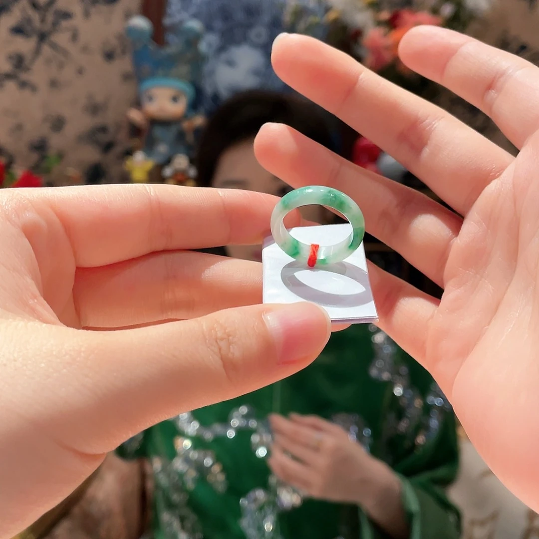 翡翠戒圈未镶嵌M****?15圈口