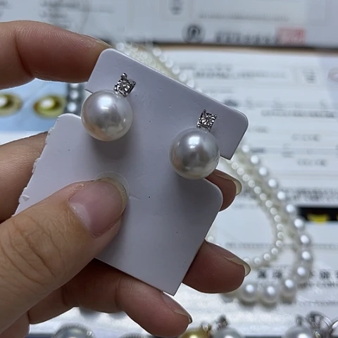 18K金镶嵌耳饰海水珍珠