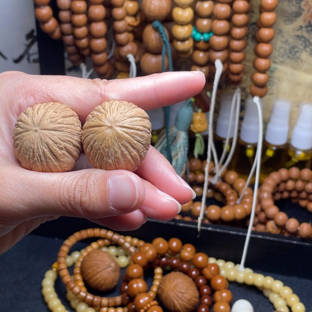 吊坠猴头核桃元宝