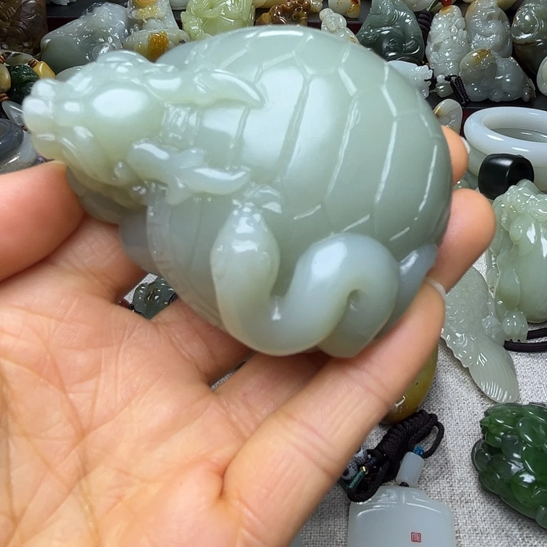 即***帅和田玉（糖玉）未镶嵌把件