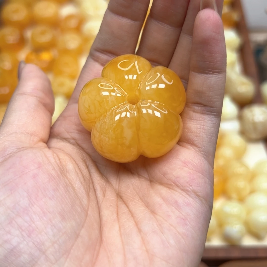 a***傲琥珀颈饰未镶嵌蜜蜡