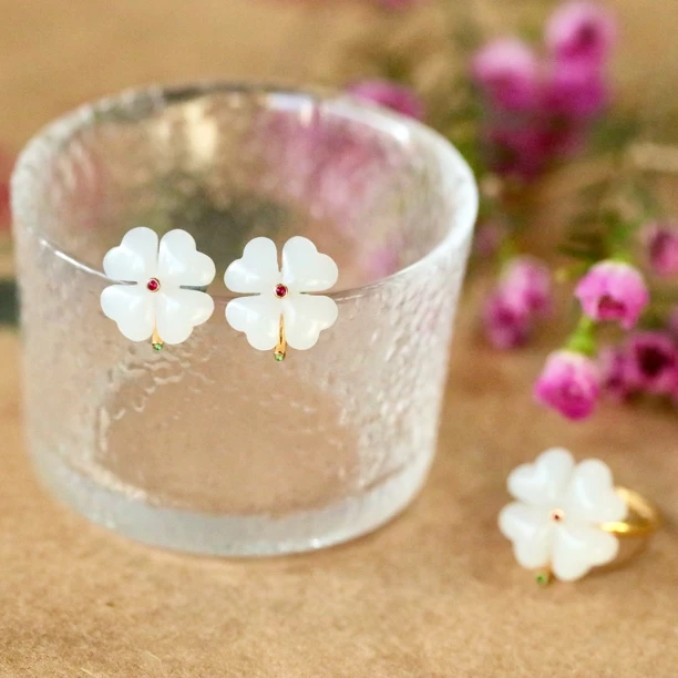 和田玉18k金镶玉四叶草耳钉戒指套装