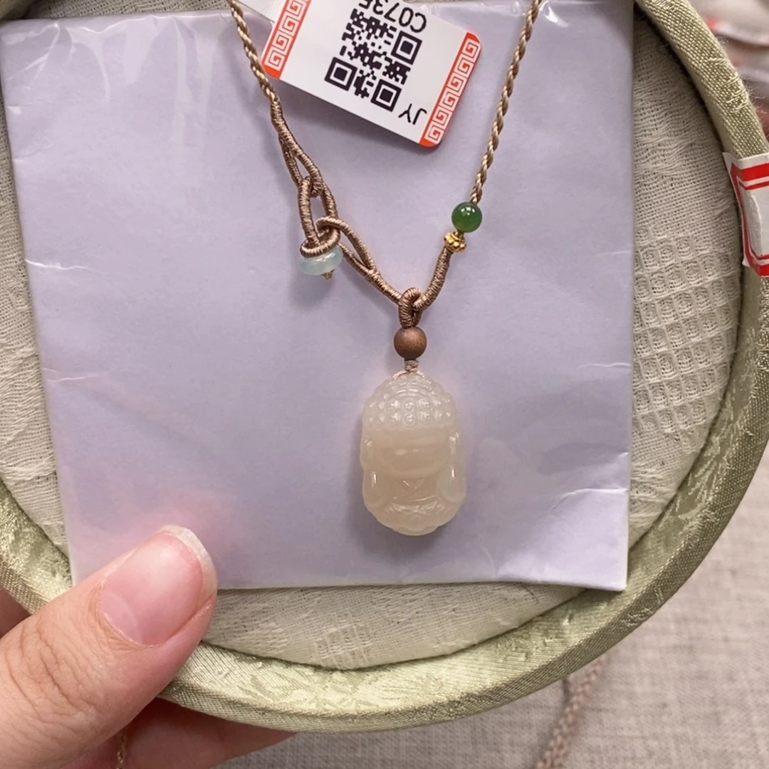 颈饰未镶嵌和田玉不听佛