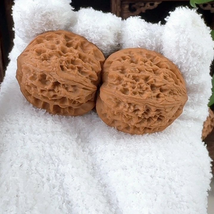 文玩核桃把件/野生无名全品无修/33/31/35