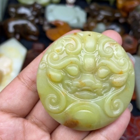 蛇纹石玉未镶嵌颈饰36