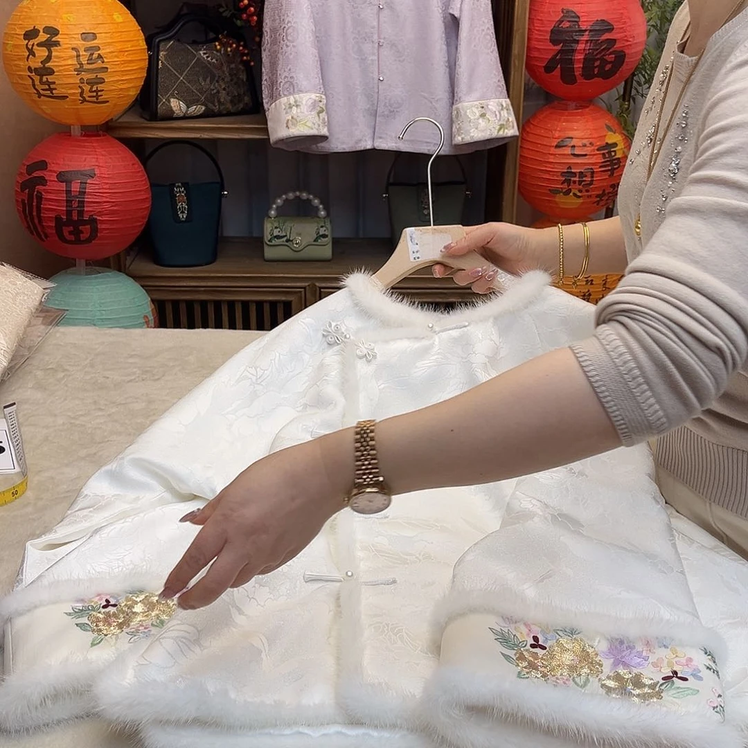 刺绣棉服成衣胸围108