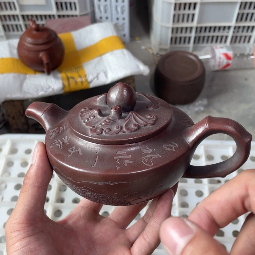 茶壶紫砂老厂紫砂壶一件。