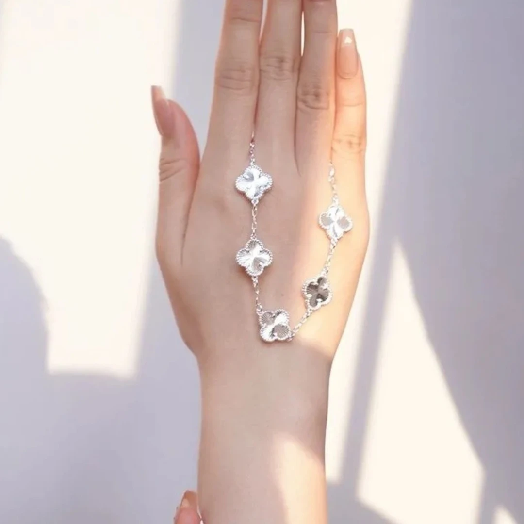 足银手链 纯银990四叶草手链女蝴蝶款镭射五花精致百搭手饰送女友