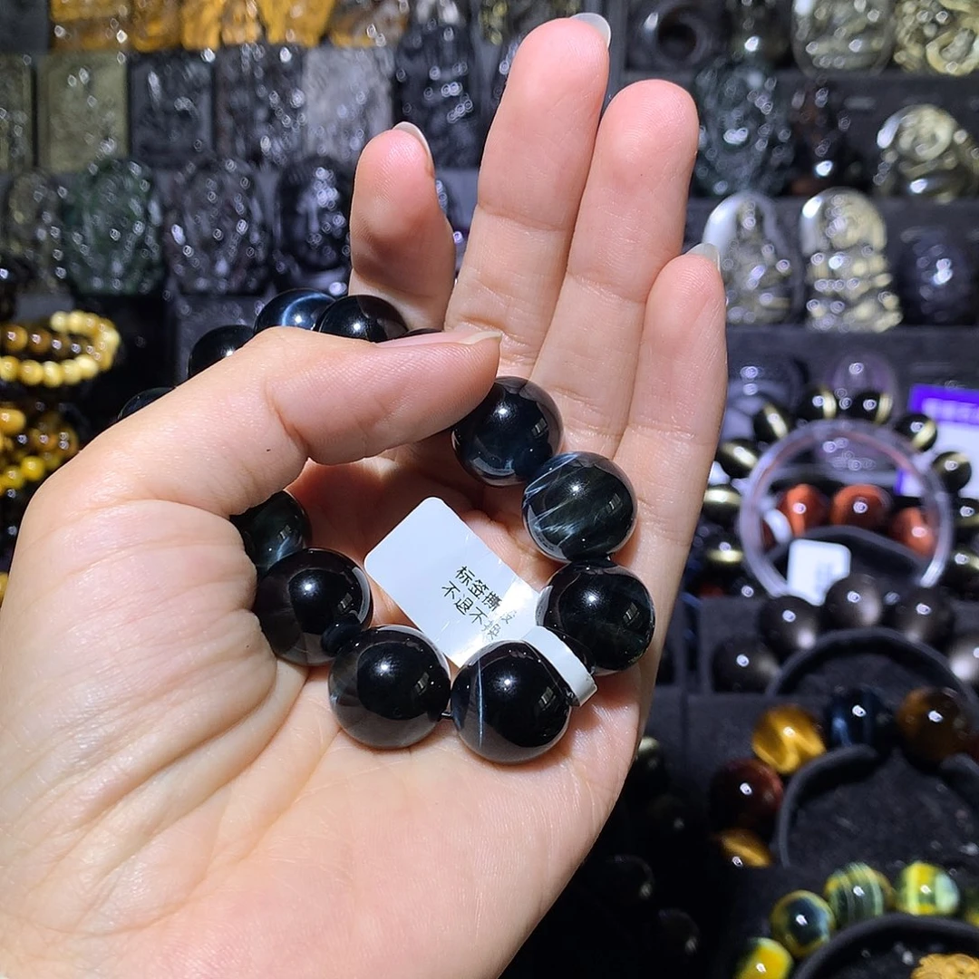 布***汤未镶嵌手链木变石