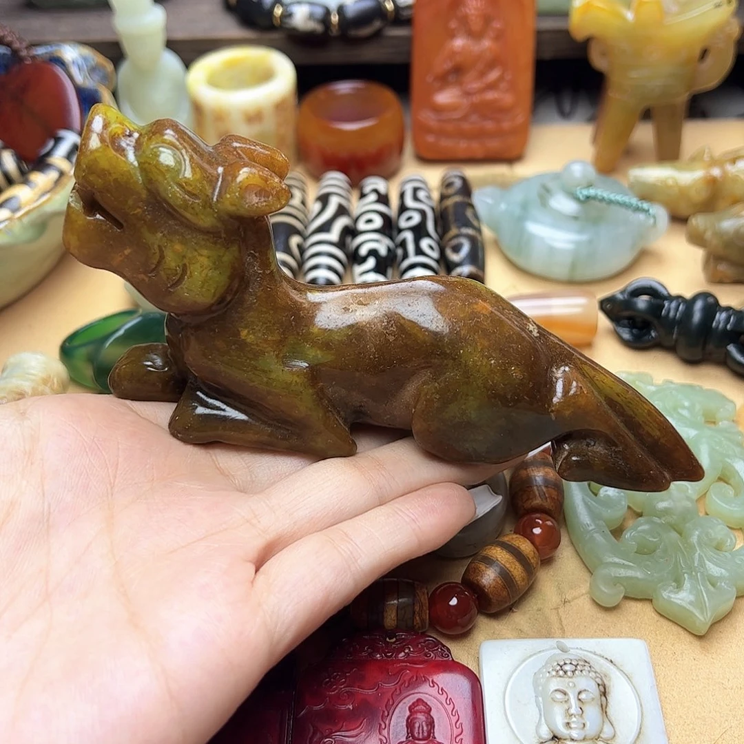 蛇纹石玉未镶嵌颈饰