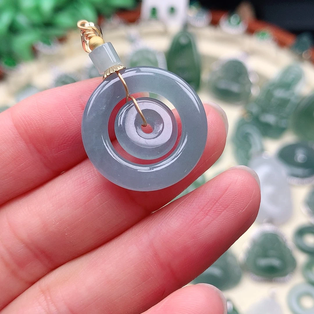 翡翠挂件未镶嵌吊坠