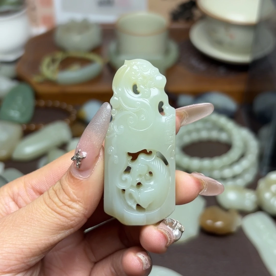 和田玉颈饰未镶嵌