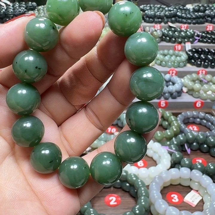 未镶嵌手链和田玉（碧玉）卡15