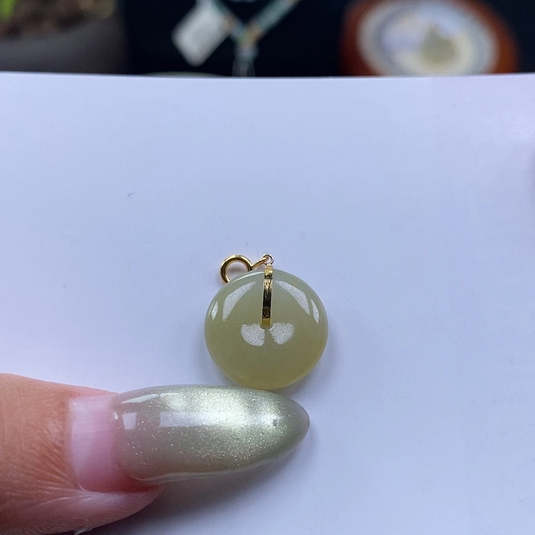 翡翠未镶嵌手链闪