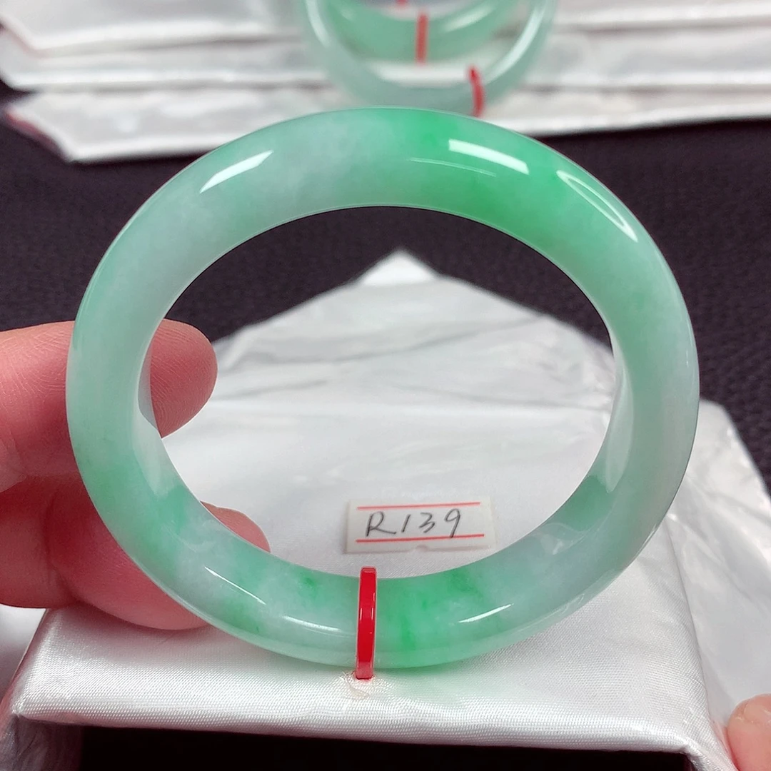 翡翠未镶嵌手镯天然翡翠手镯