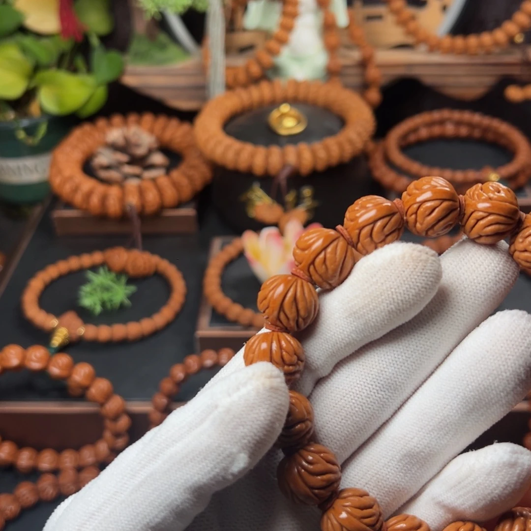 吊坠桃核遇***?1.5祥云手持