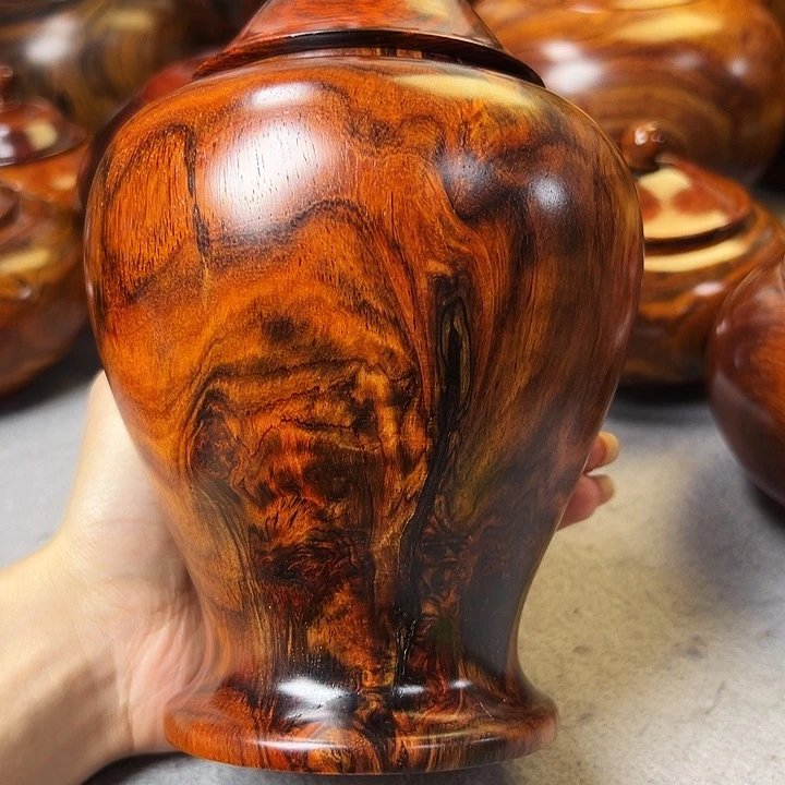 修**家老挝大红酸枝茶叶罐一个