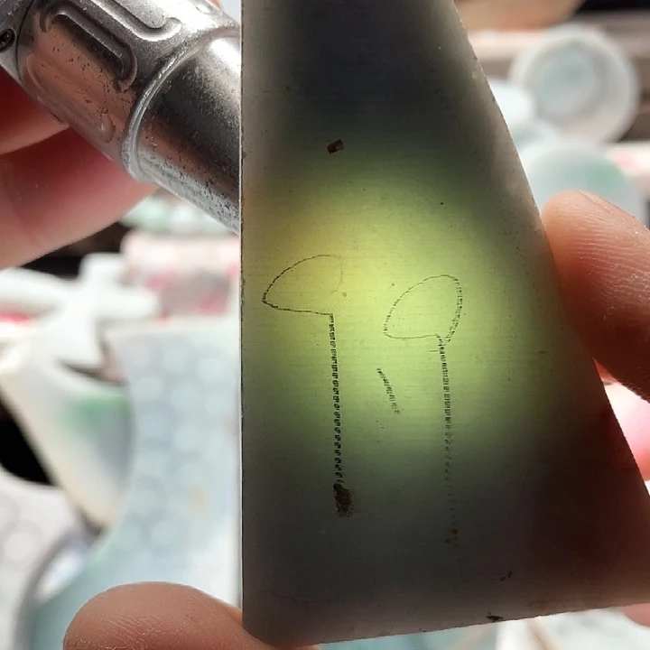 翡翠未镶嵌颈饰翡翠片料