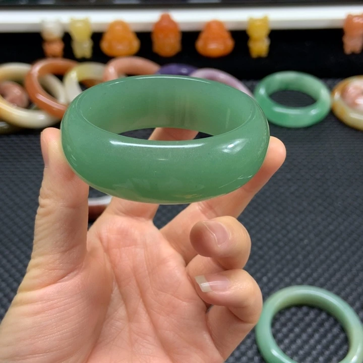 石英质玉未镶嵌手镯