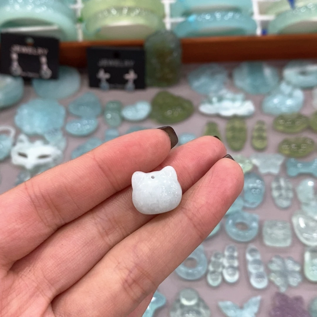 未镶嵌蛇纹石玉颈饰