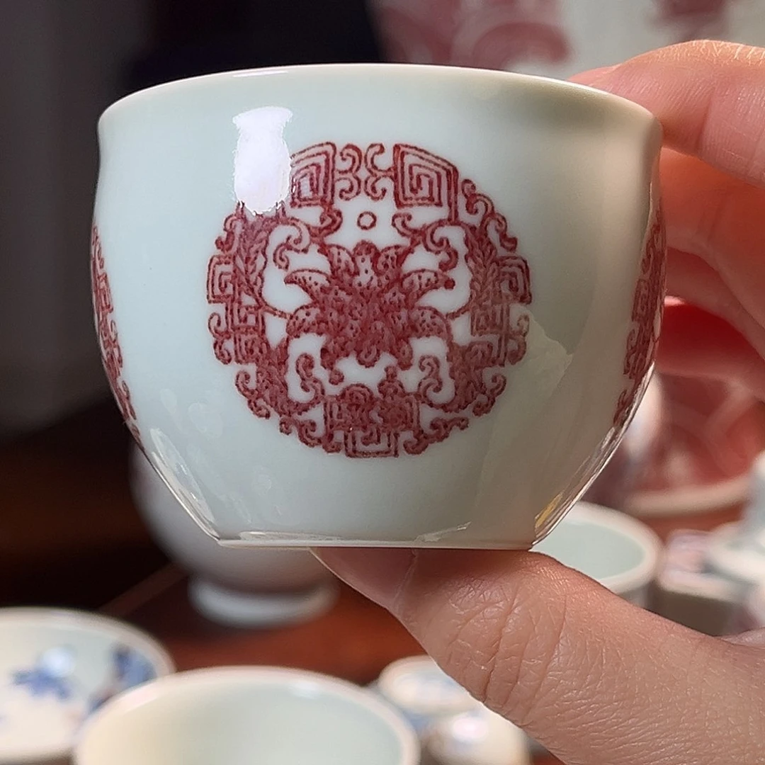 杯小*宝釉里红缠枝莲团花缸杯