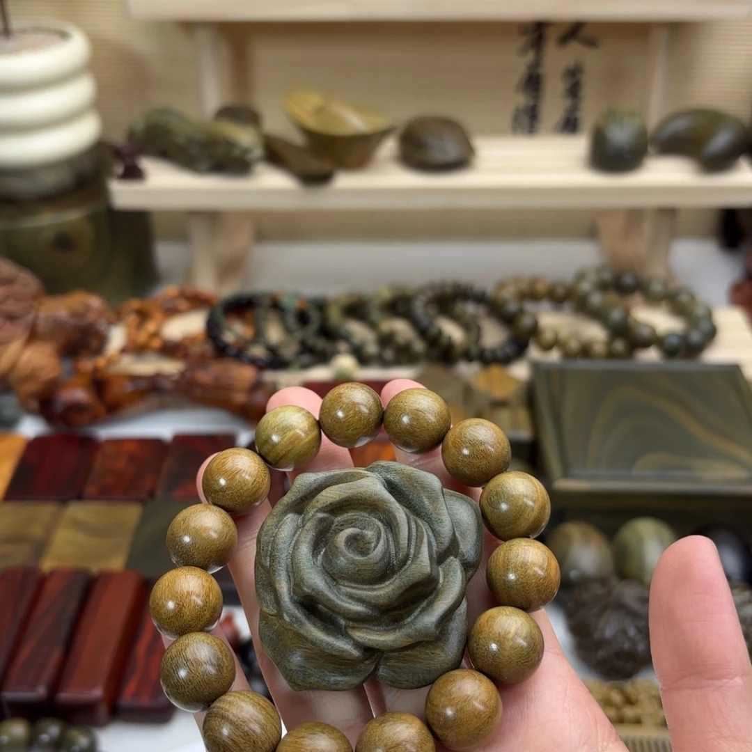 星***晶木绿檀木料工艺品