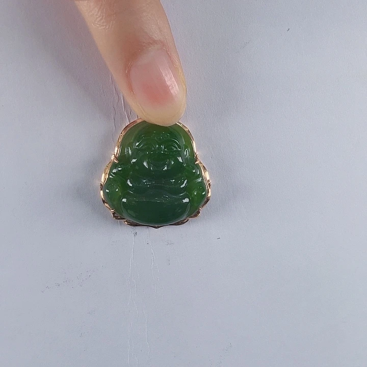 见****和田玉（碧玉）18K金镶嵌颈饰