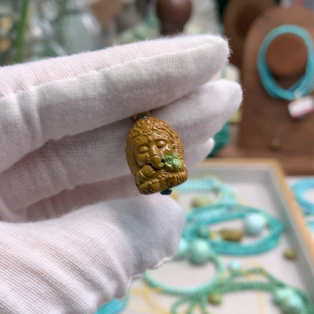 绿松石未镶嵌饰品