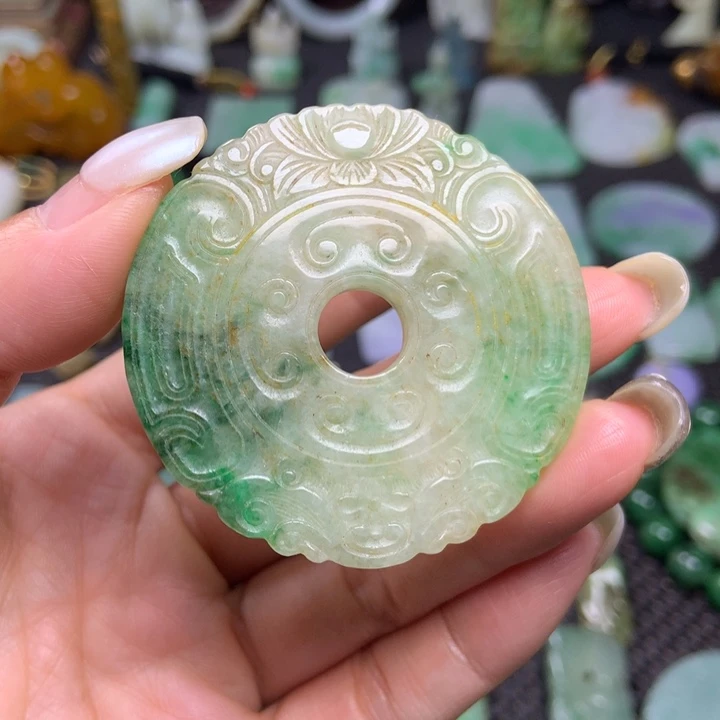 翡翠挂件未镶嵌清