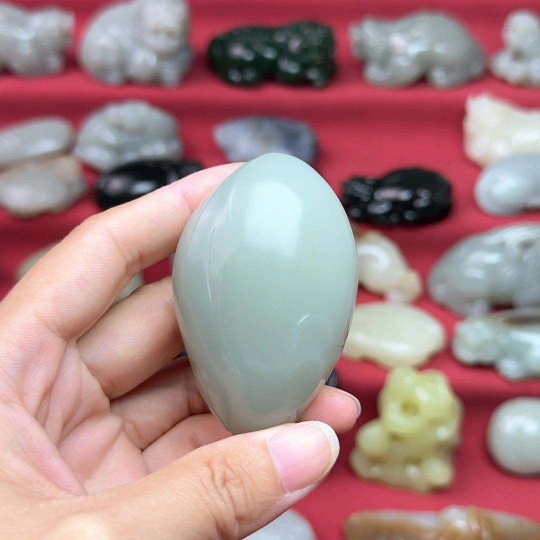 未镶嵌和田玉（糖玉）把件
