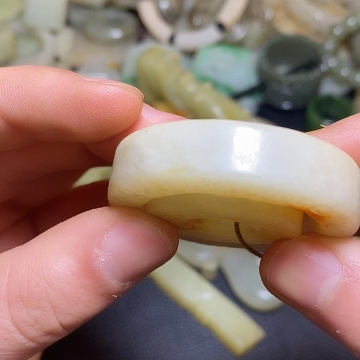 和田玉（糖玉）未镶嵌颈饰