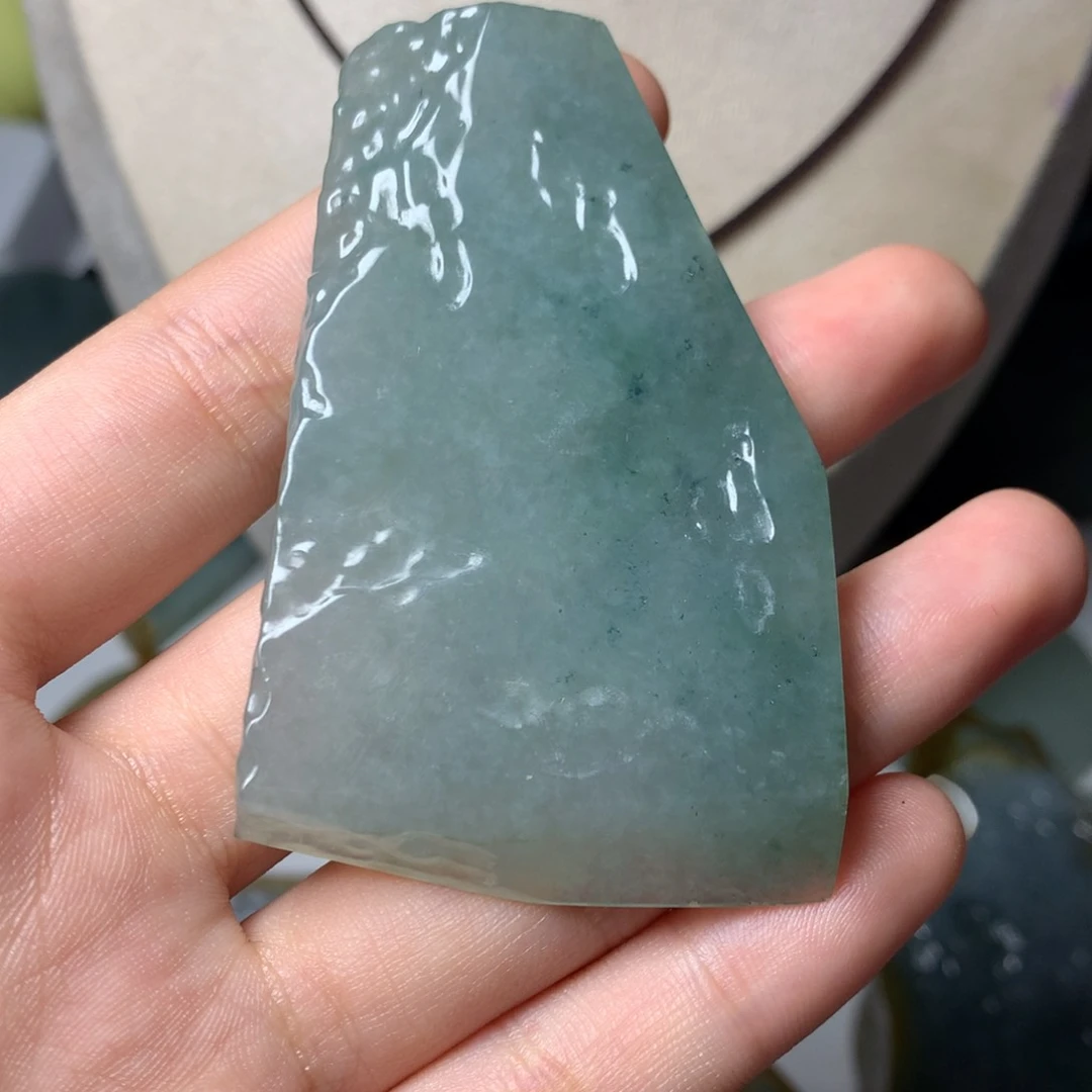 翡翠颈饰未镶嵌有*辣吊坠