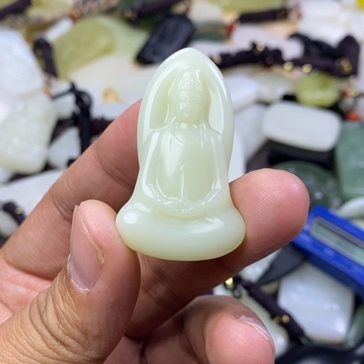 和田玉未镶嵌颈饰