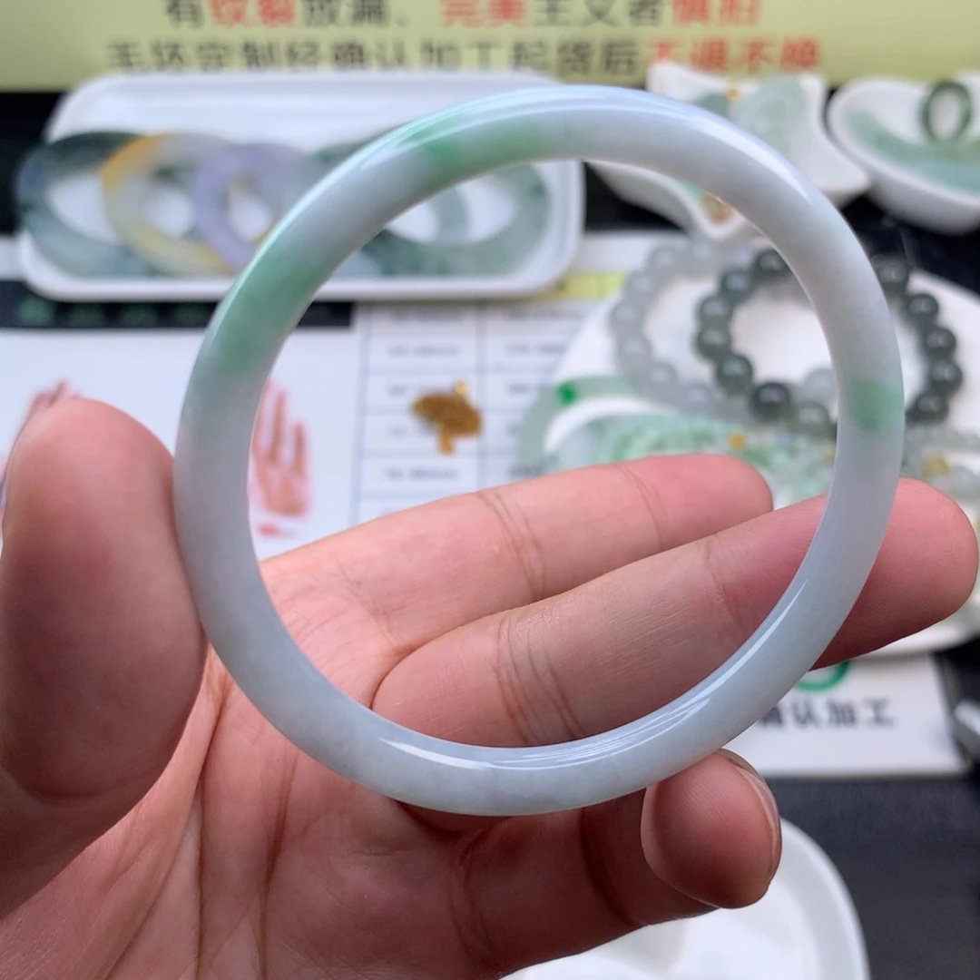 【闪购商品】未镶嵌定制翡翠56.57圆条