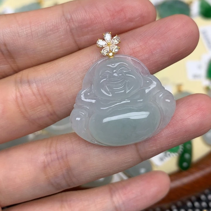 颈饰18K金镶嵌翡翠