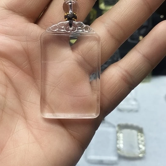 非金属无事牌水晶