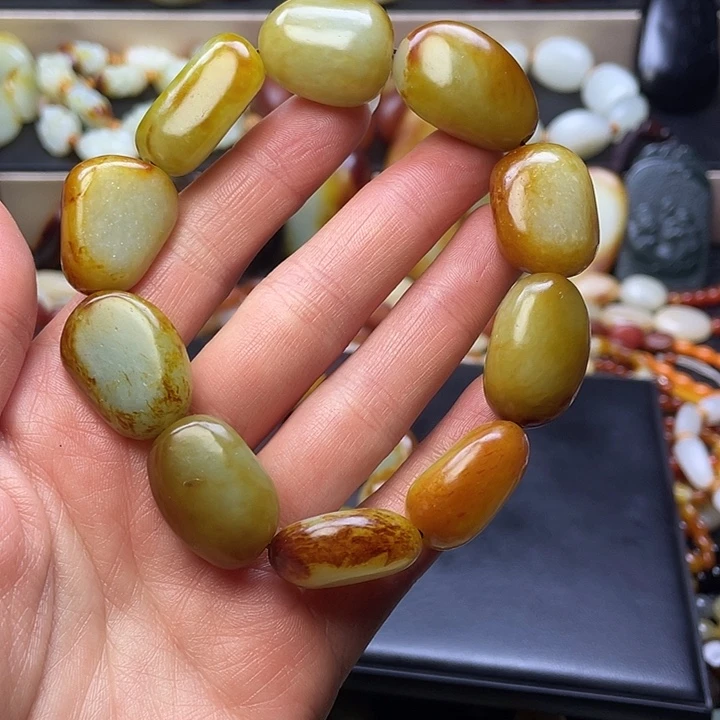 舒***朗和田玉未镶嵌手串