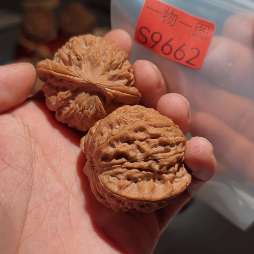 文玩核桃把件学麒麟