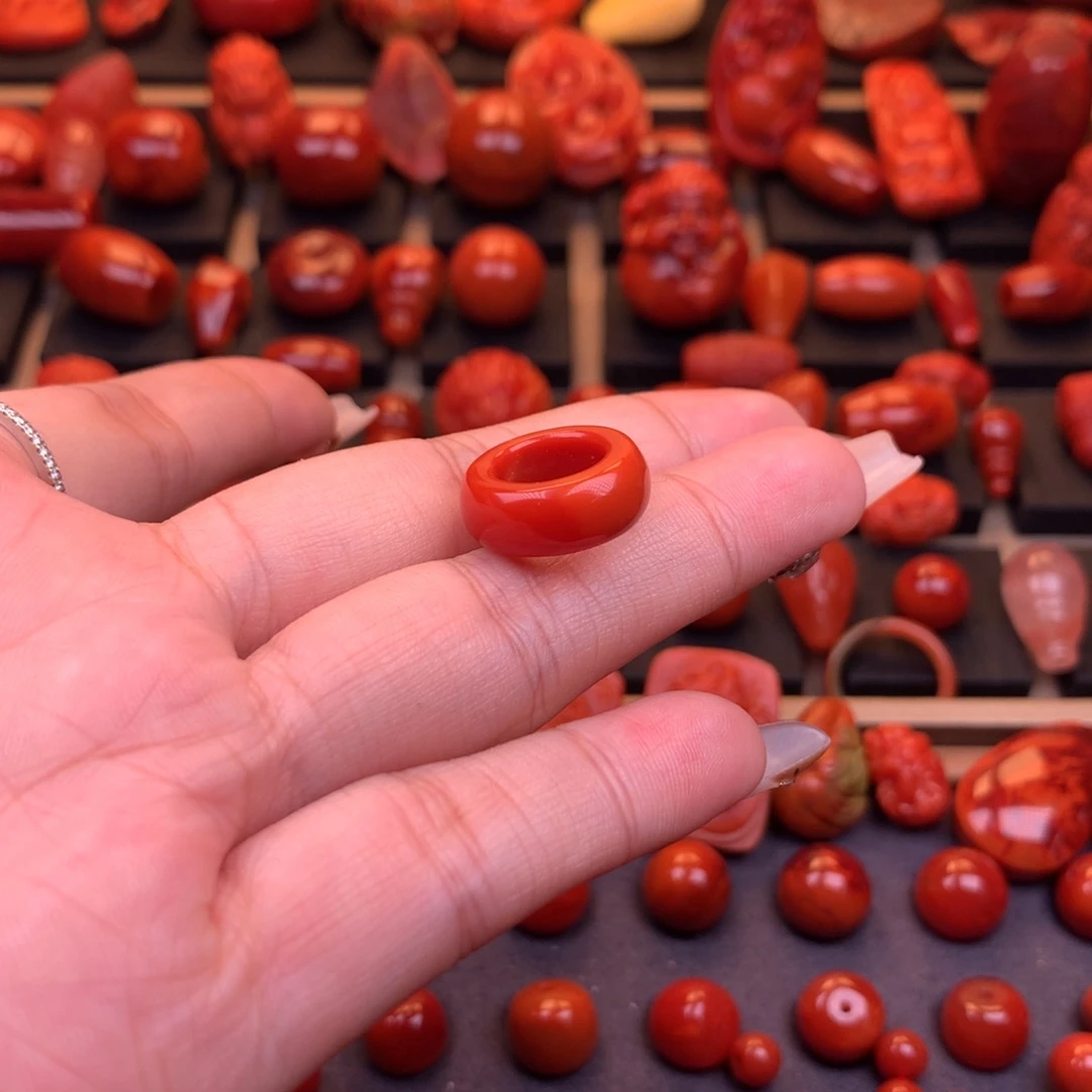 南红玛瑙未镶嵌川料跑环10.1mm