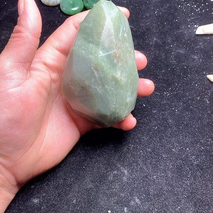 和田玉（糖玉）未镶嵌珠宝奇石